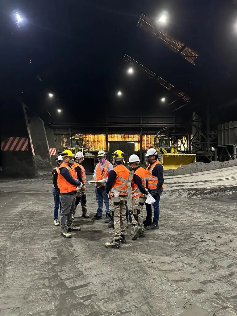 Coordinación del equipo en planta